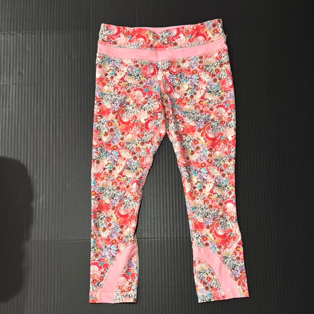 Lululemon Flowabunga Run Inspire Size 4 Cropped Floral Print Leggings Pink